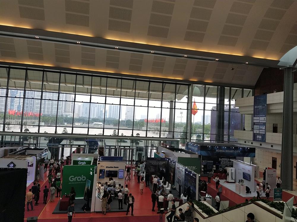 Diễn đàn Cấp cao và Triển lãm Quốc tế về Công nghiệp 4.0 năm 2019 (Industry 4.0 Summit 2019)được tổ chức từ ngày 2,3 tháng 10 tại Trung tâm Hội nghị Quốc gia - Hà Nội